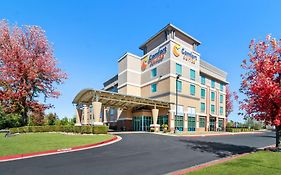 Comfort Suites Bentonville Ar 2*